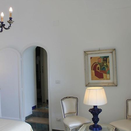 Queen View Apartment - No Kitchen Positano Bagian luar foto