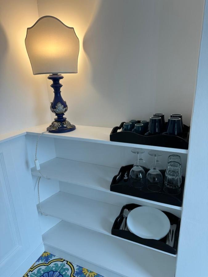 Queen View Apartment - No Kitchen Positano Bagian luar foto