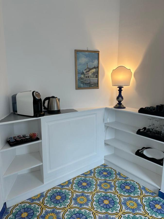 Queen View Apartment - No Kitchen Positano Bagian luar foto