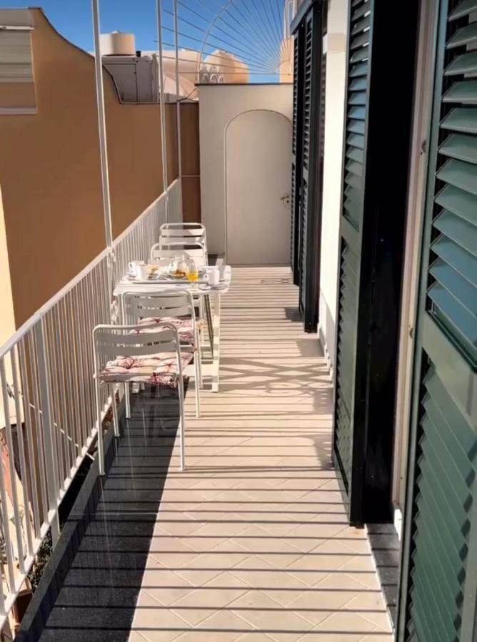 Queen View Apartment - No Kitchen Positano Bagian luar foto