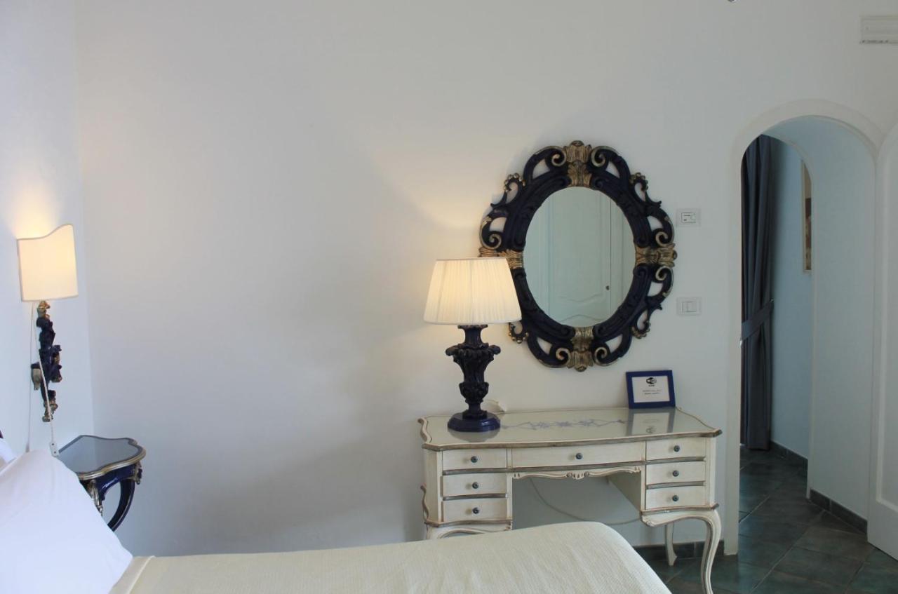 Queen View Apartment - No Kitchen Positano Bagian luar foto