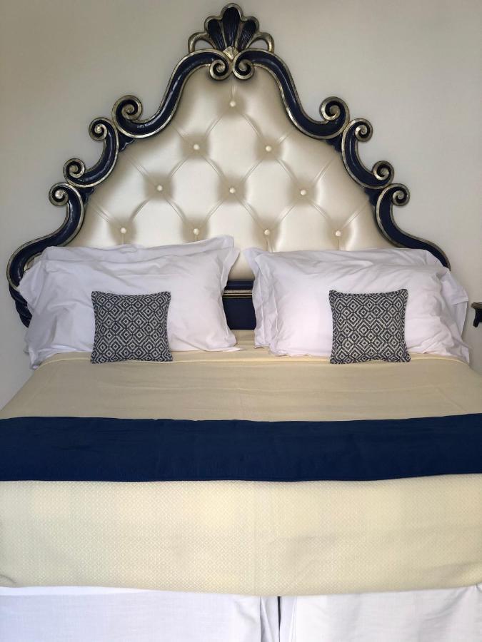 Queen View Apartment - No Kitchen Positano Bagian luar foto