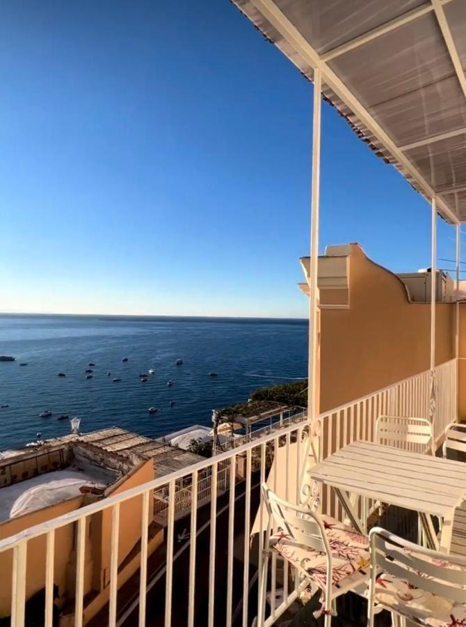 Queen View Apartment - No Kitchen Positano Bagian luar foto