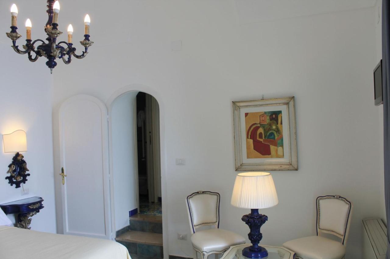 Queen View Apartment - No Kitchen Positano Bagian luar foto
