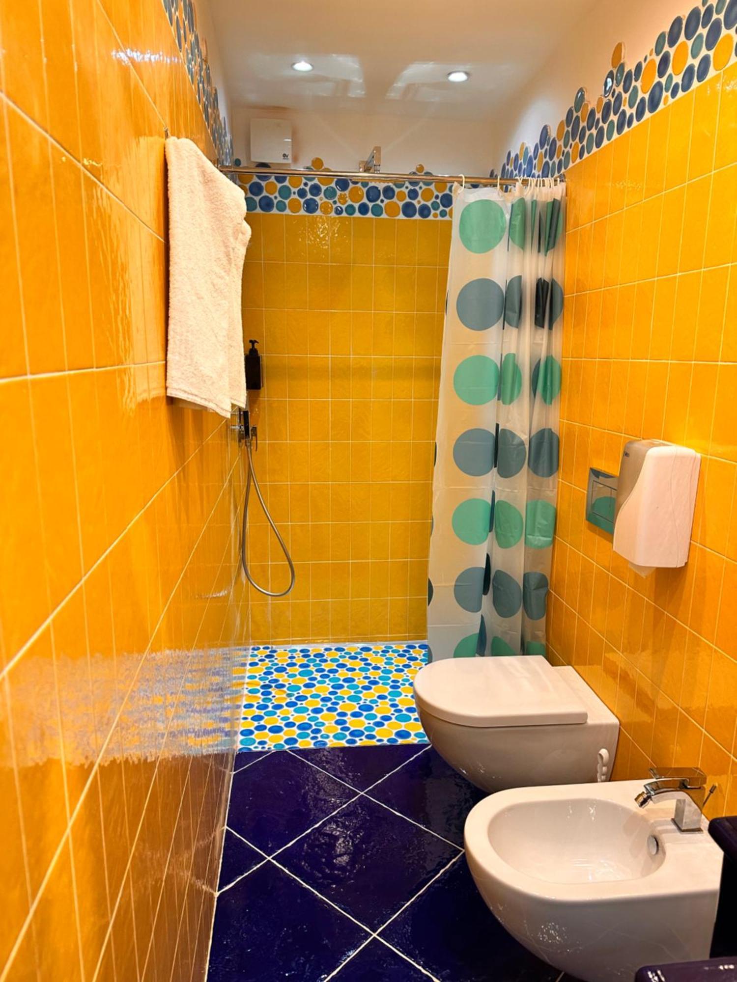 Queen View Apartment - No Kitchen Positano Bagian luar foto